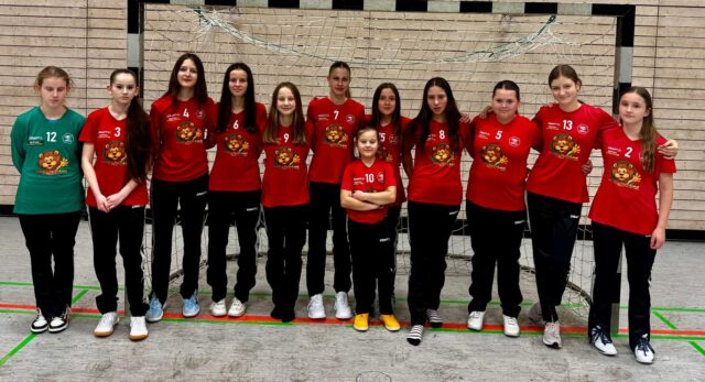 C II Görls präsentieren neuen Trikots-Sponsor